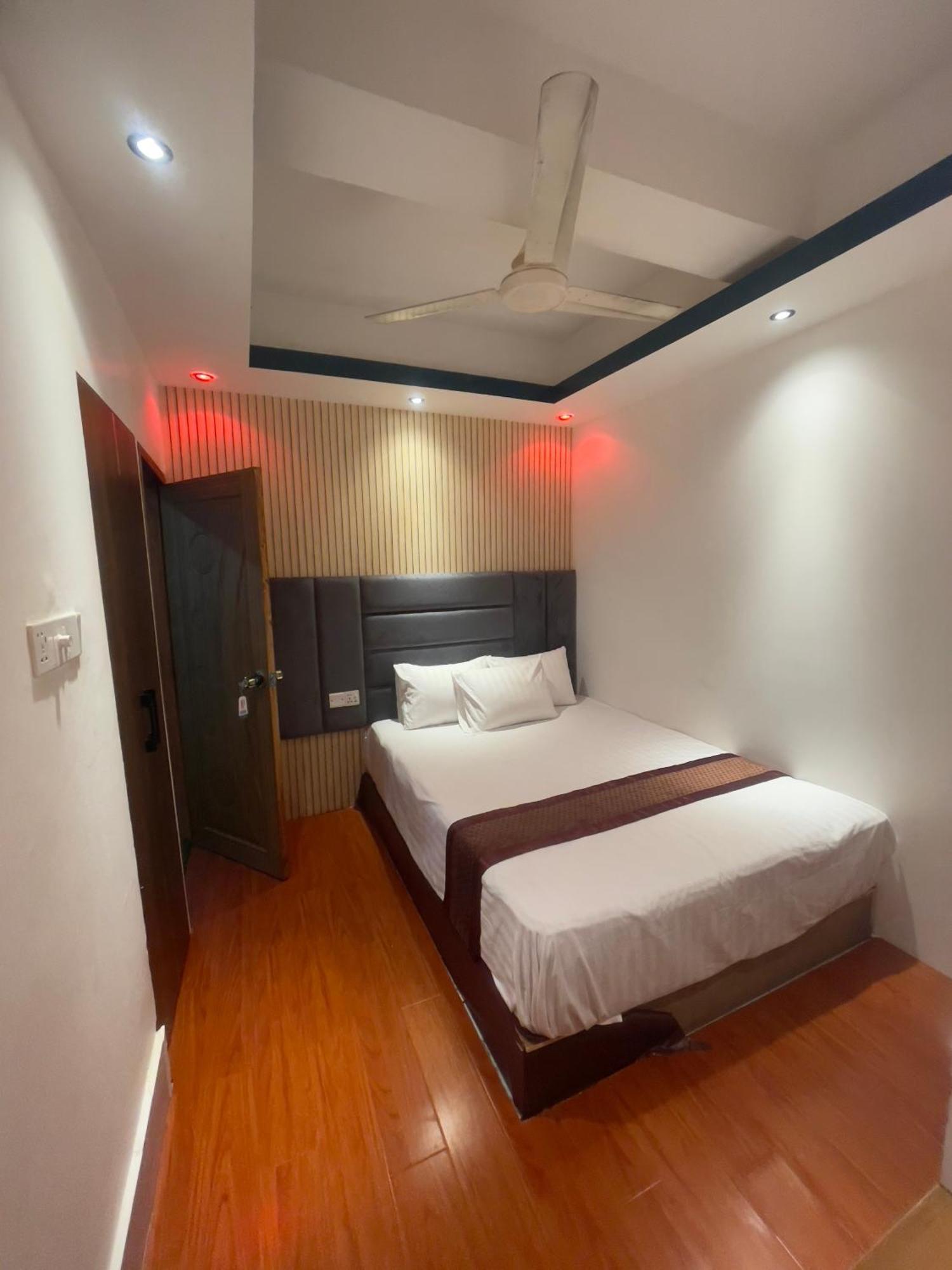 Rezala Restaurant And Residence Dhaka Exterior photo